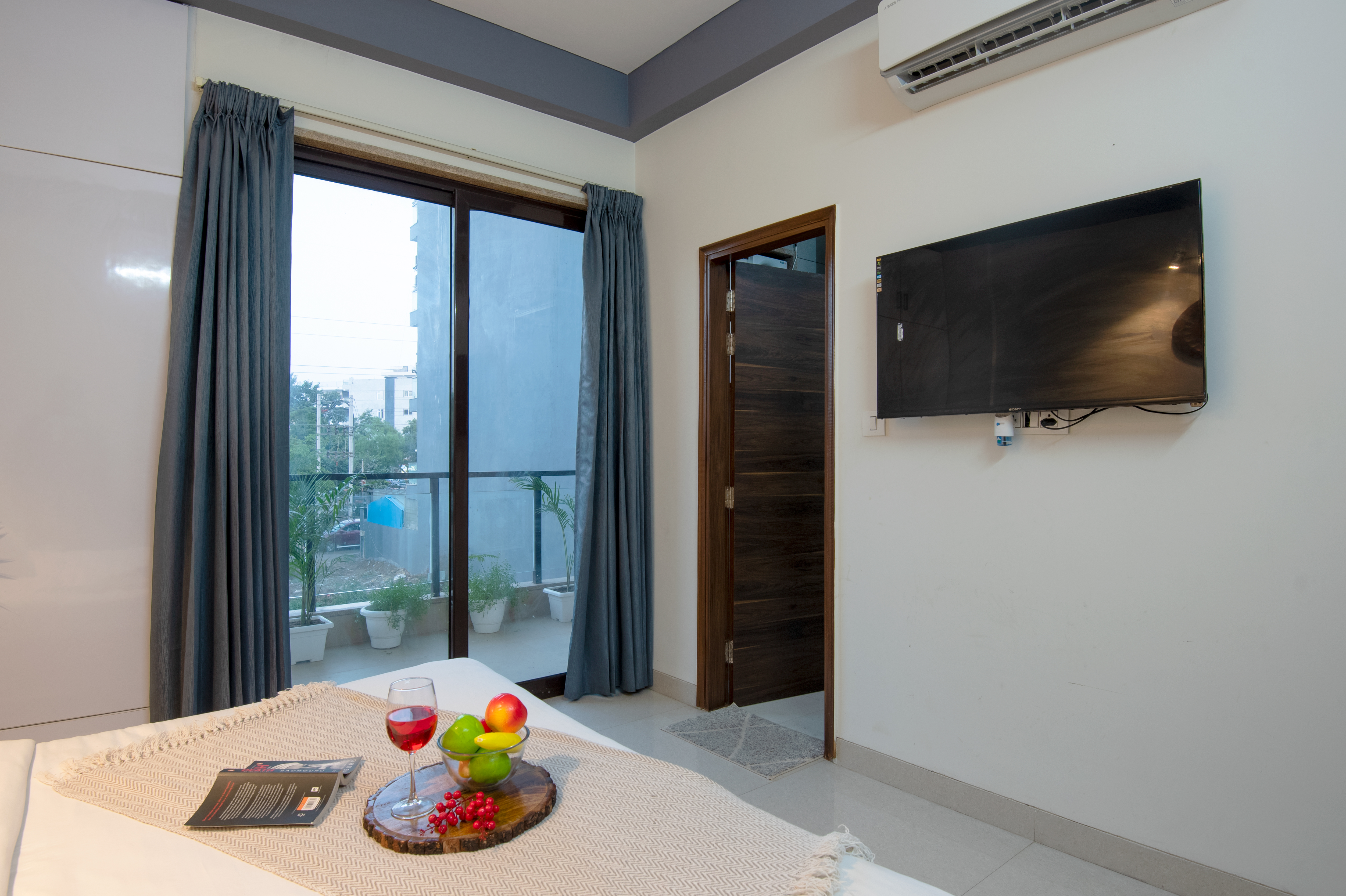Premium 1 Bedroom Apartment near Medanta Hospital