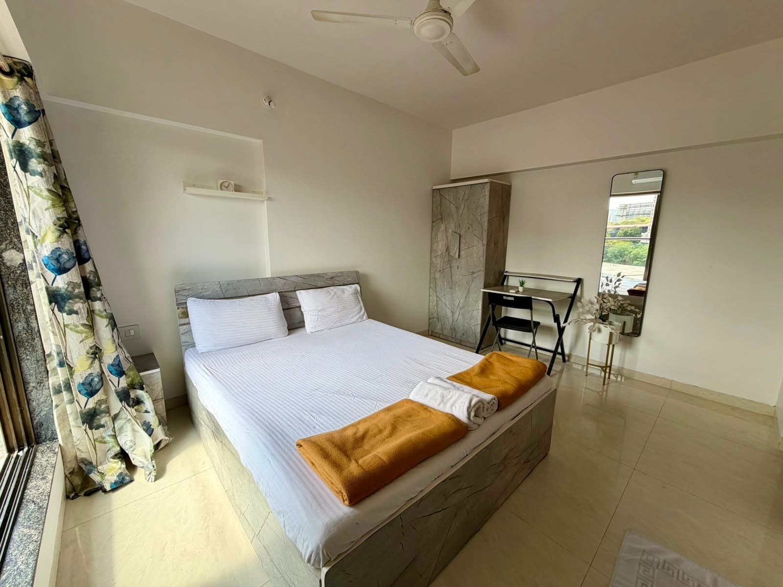2 BHK @ Kandivali East