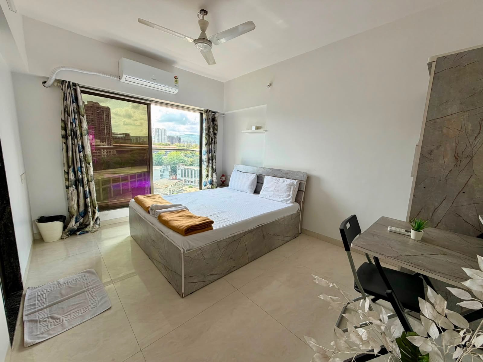 2 BHK @ Kandivali East