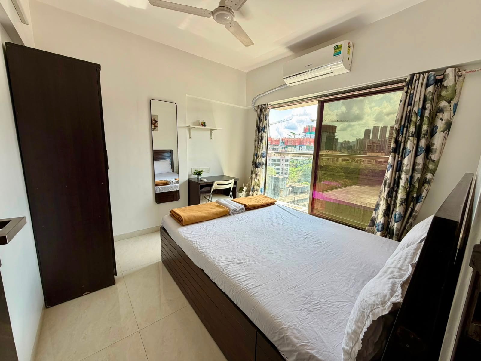 2 BHK @ Kandivali East
