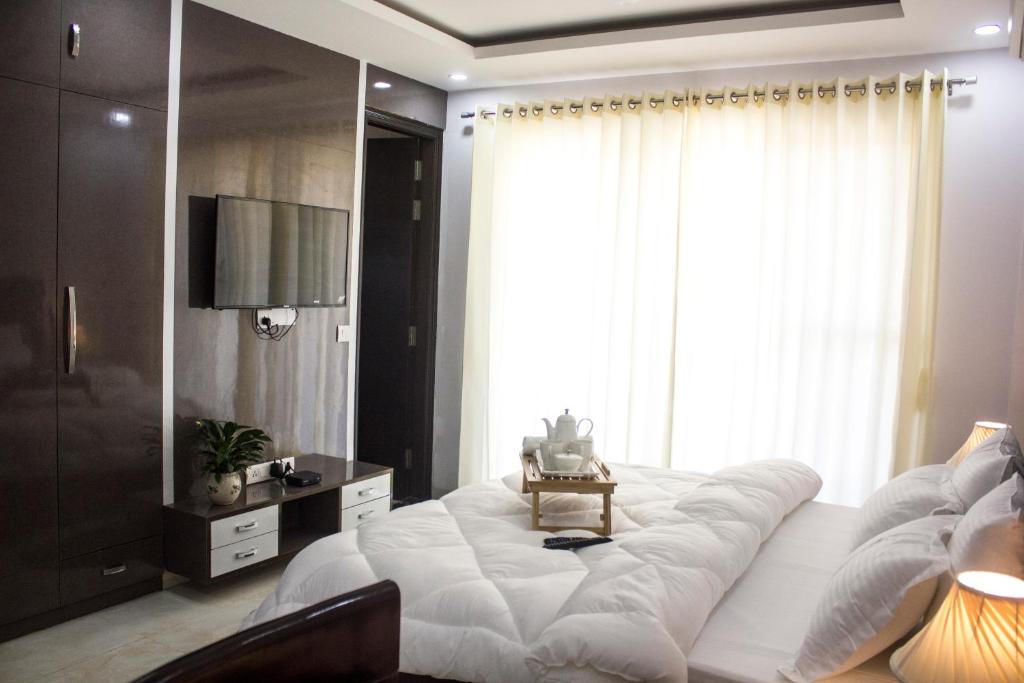 Premium 2 Bedrooms Serviced Apartment