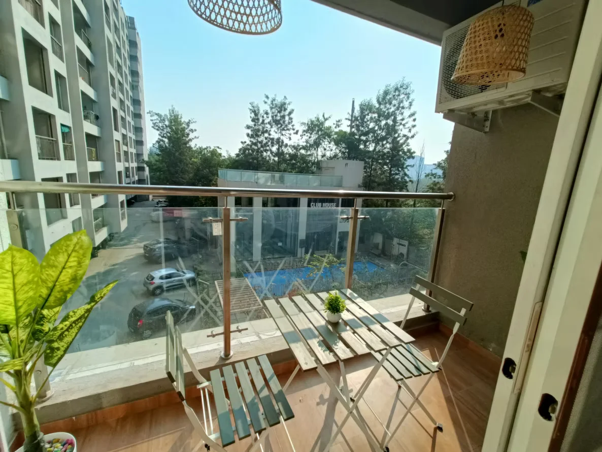 Luxury Studio Apartment near Kalyani Nagar