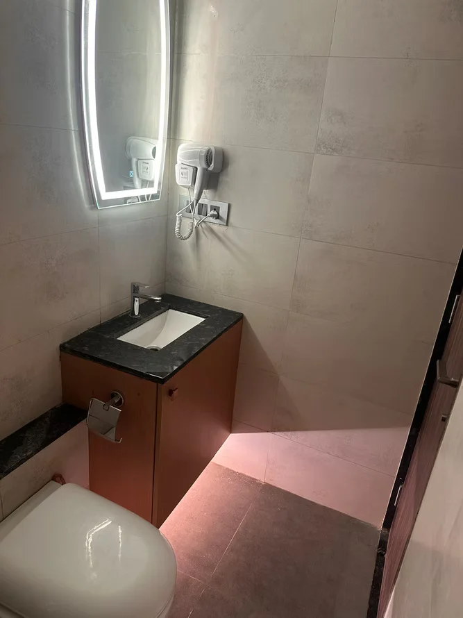 Breezy Studio Apartment in Vithhal Nagar