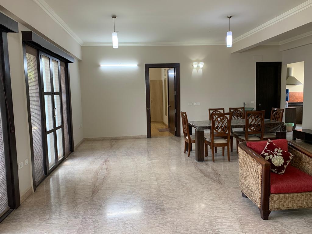 Grand Royale Residence in Brookefield