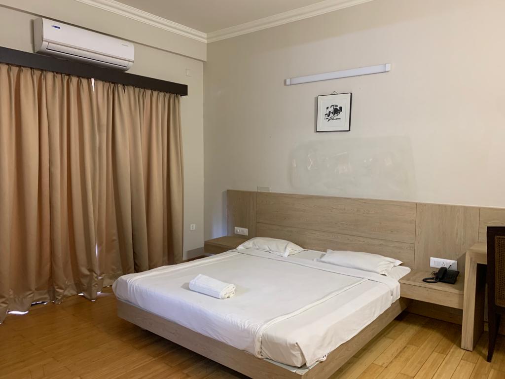 Grand Royale Residence in Brookefield