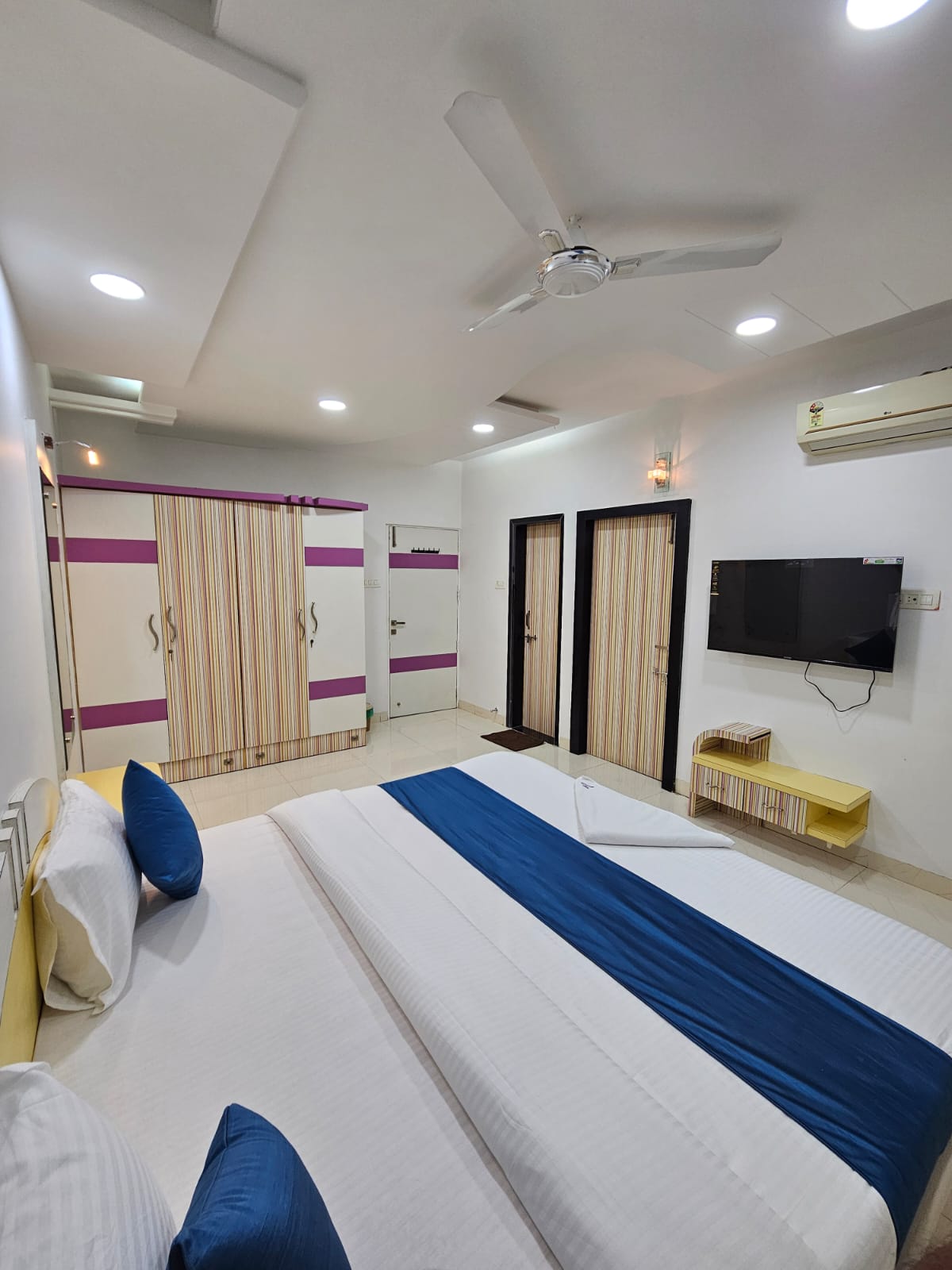 Entire 6 bedroom Apartment in Chichwad