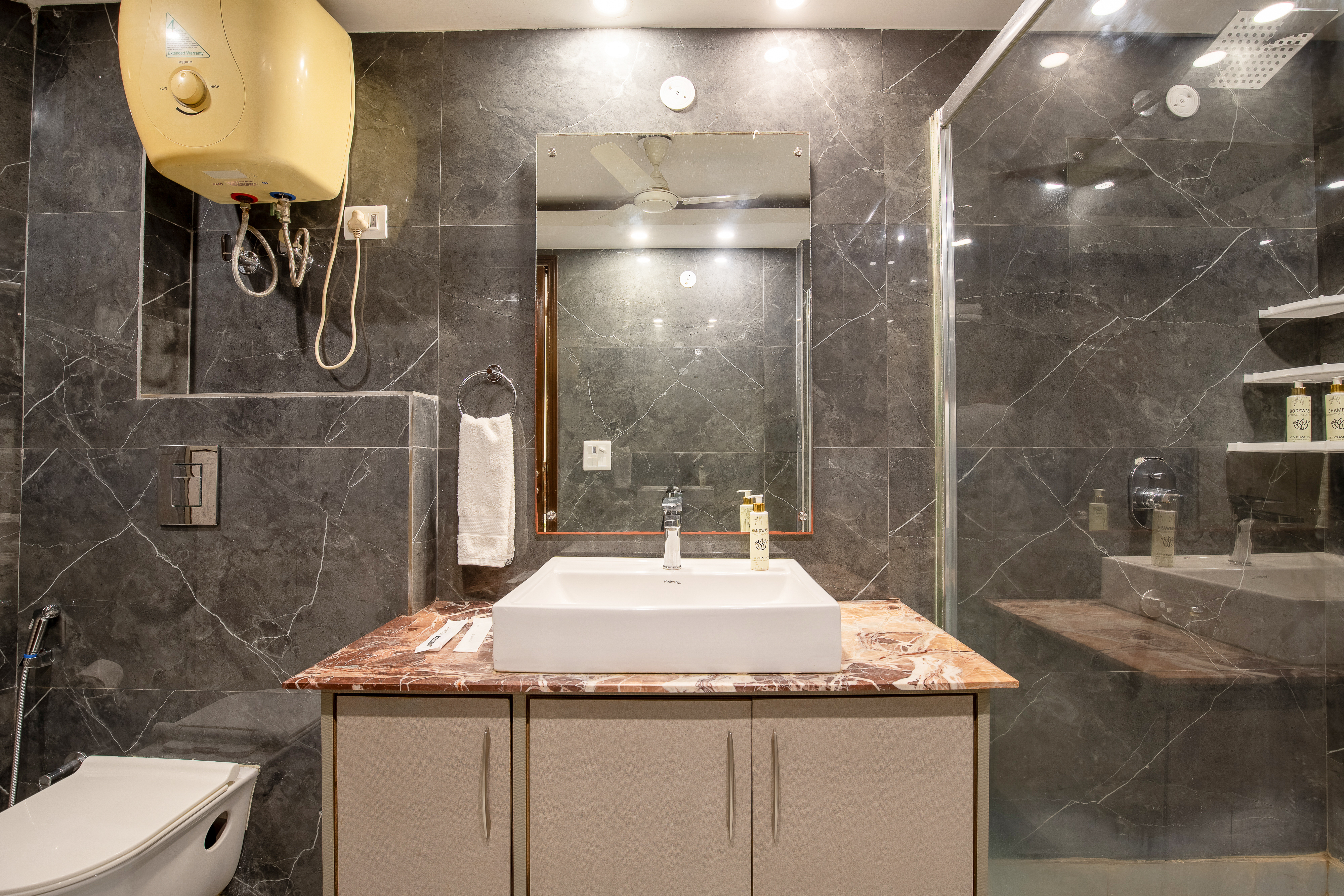 Superior 3 Bedroom Apartment on South Extension 2