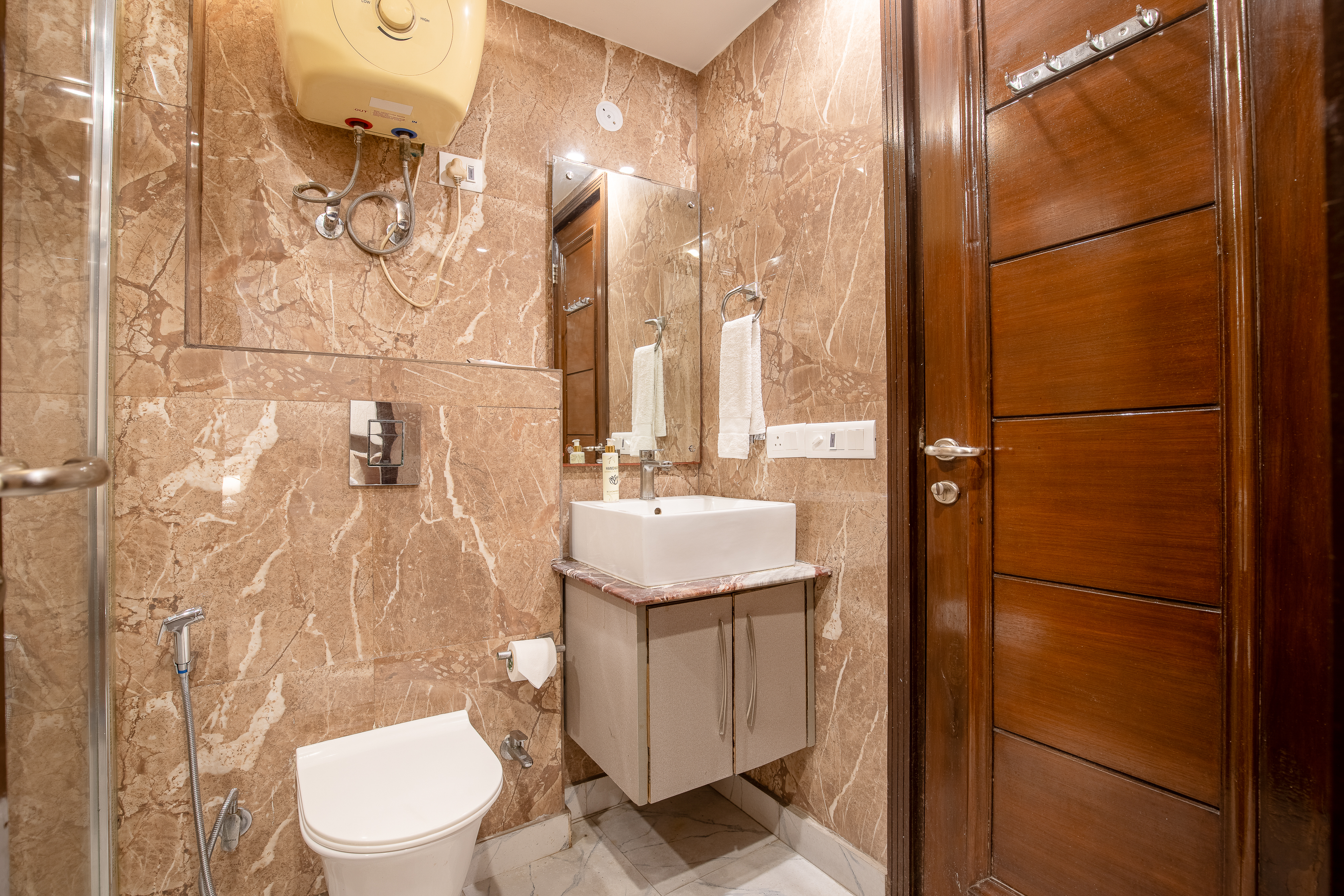 Superior 3 Bedroom Apartment on South Extension 2