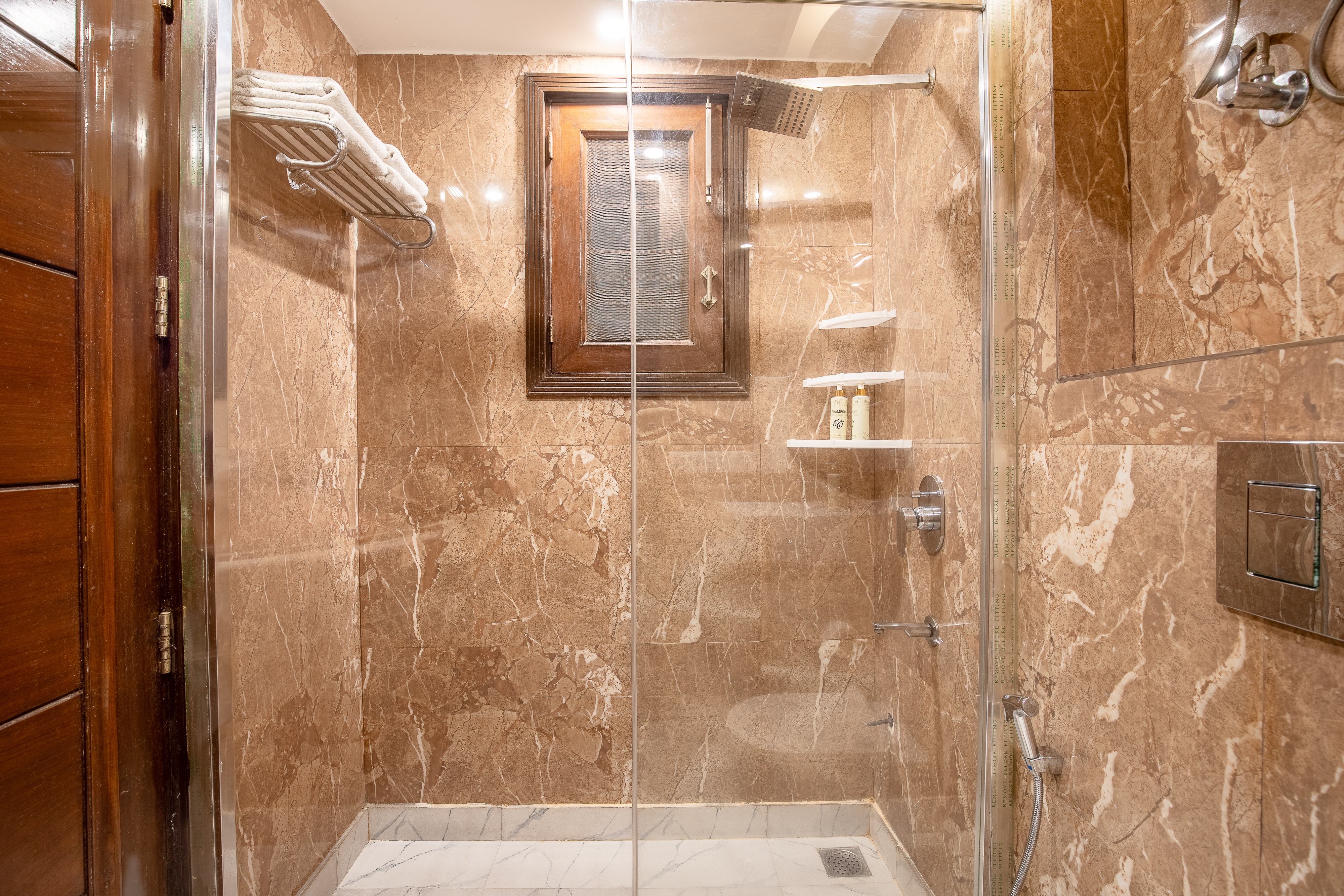 Superior 3 Bedroom Apartment on South Extension 2