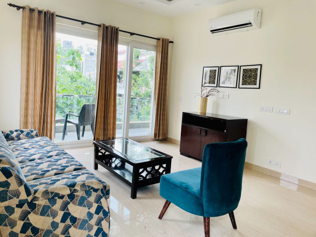 Premium Serviced Apartment in DLF Phase TWO