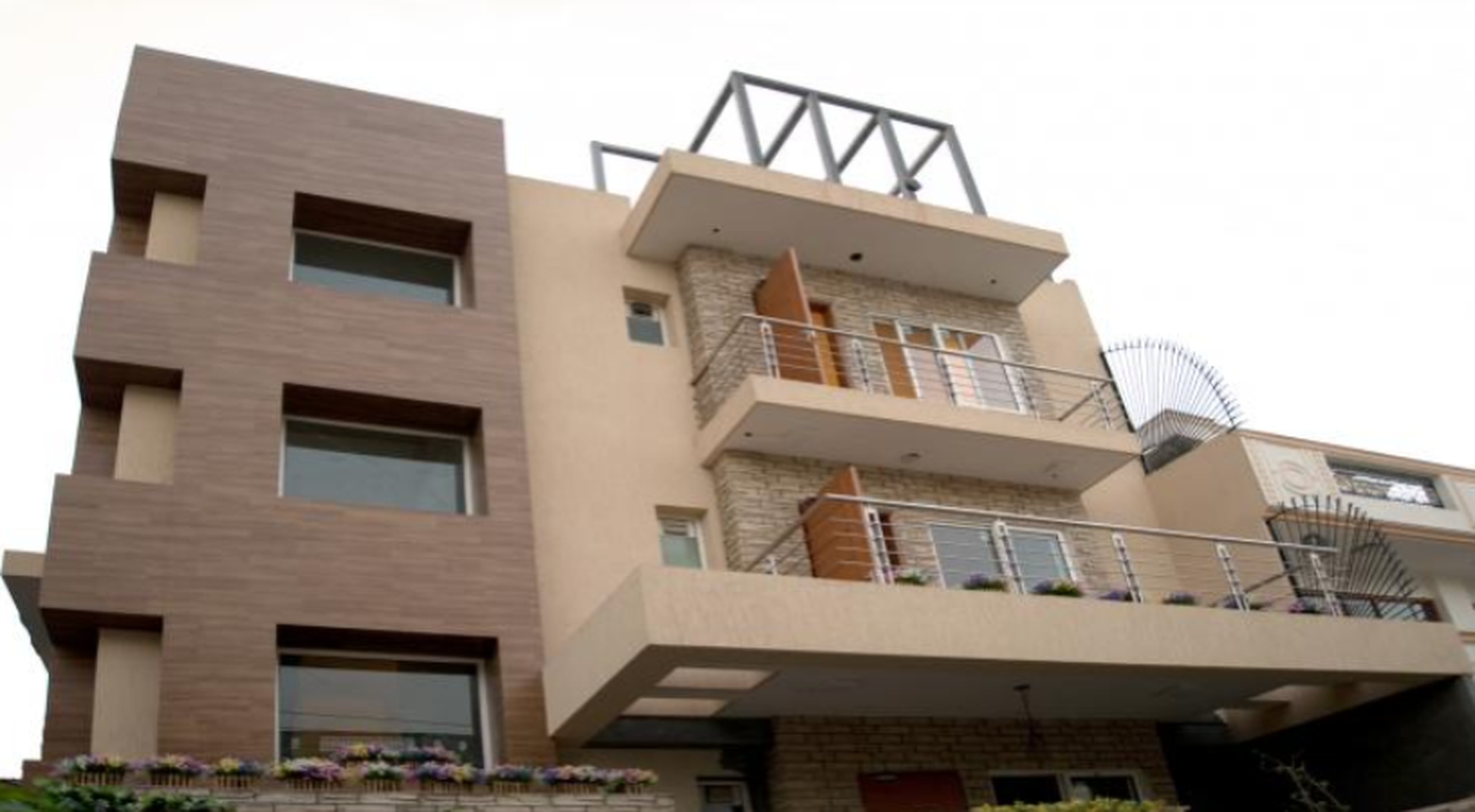 1 Bedroom Serviced Apartment @ Sector 71