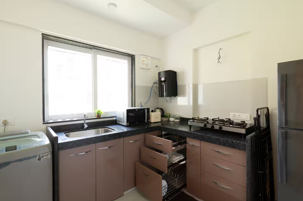 Royal 2 Bedroom Apartment Near BKC