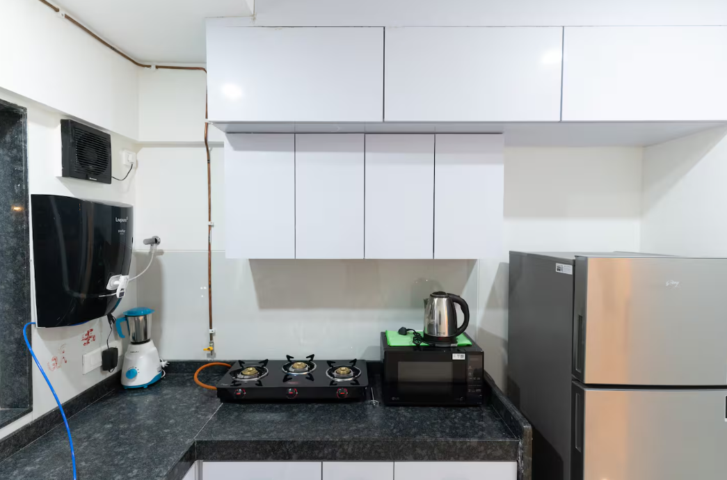 Royal 2 Bedroom Apartment Near BKC