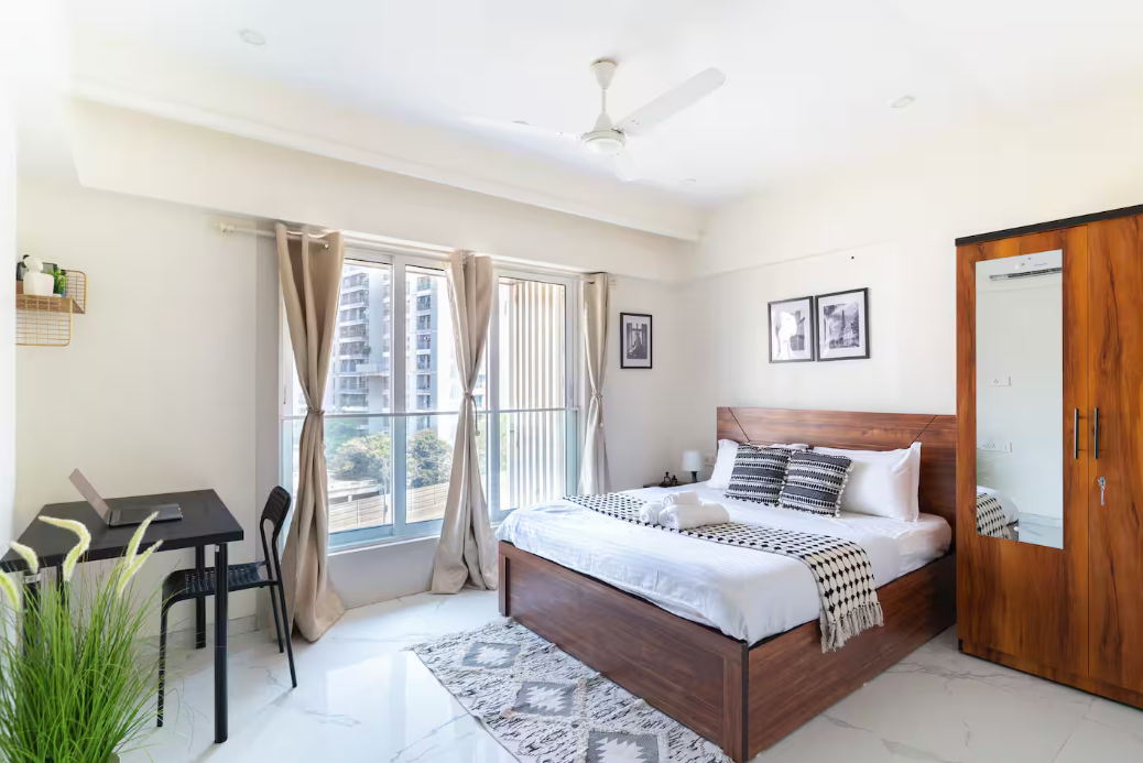 Grand 2BHK Apartment in Santacruz East