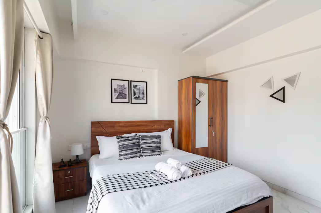 Grand 2BHK Apartment in Santacruz East