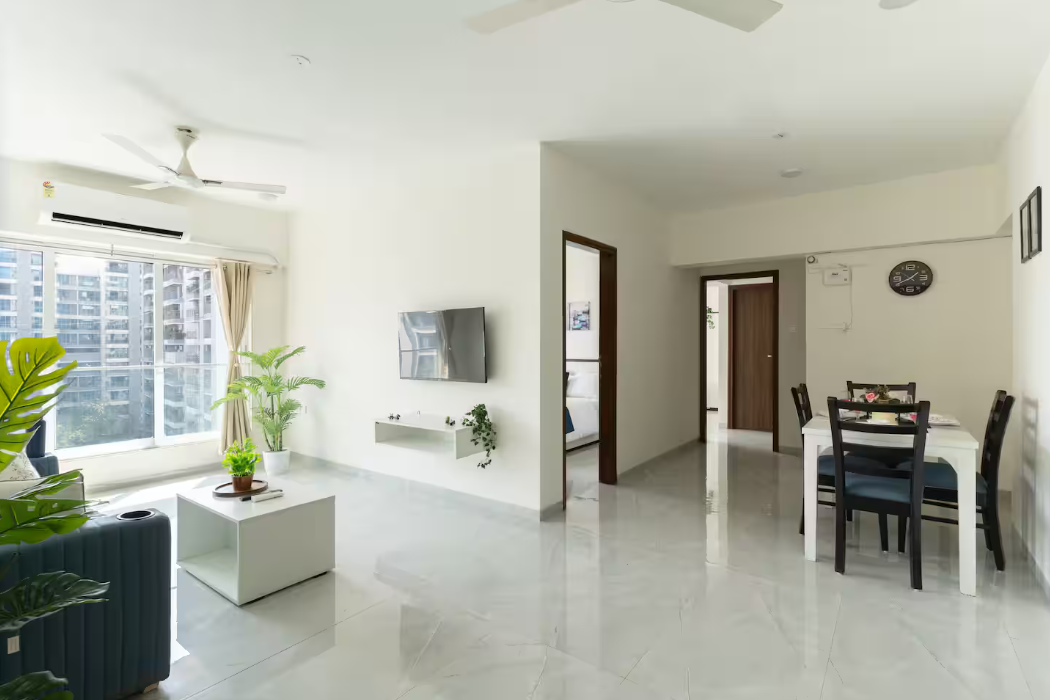 Comfortable 2 BHK Apartment near Bandra