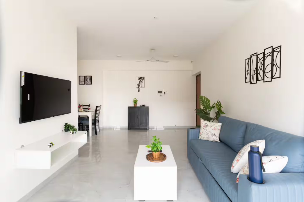 Comfortable 2 BHK Apartment near Bandra