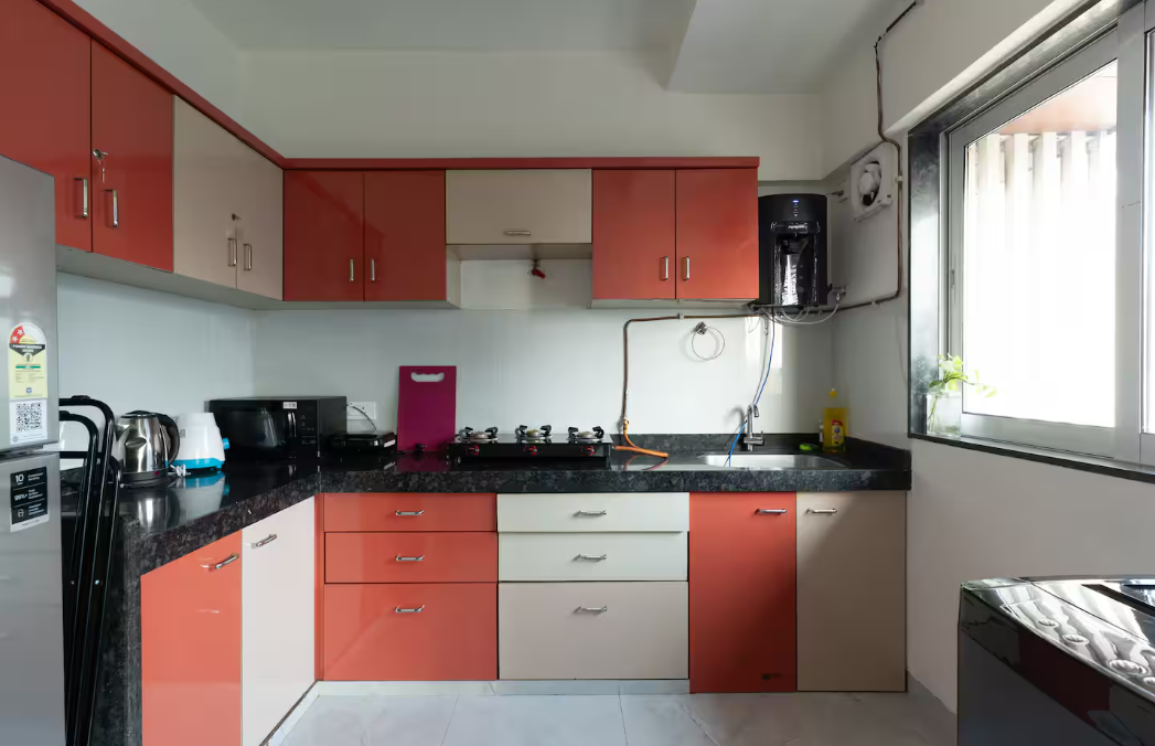 Comfortable 2 BHK Apartment near Bandra