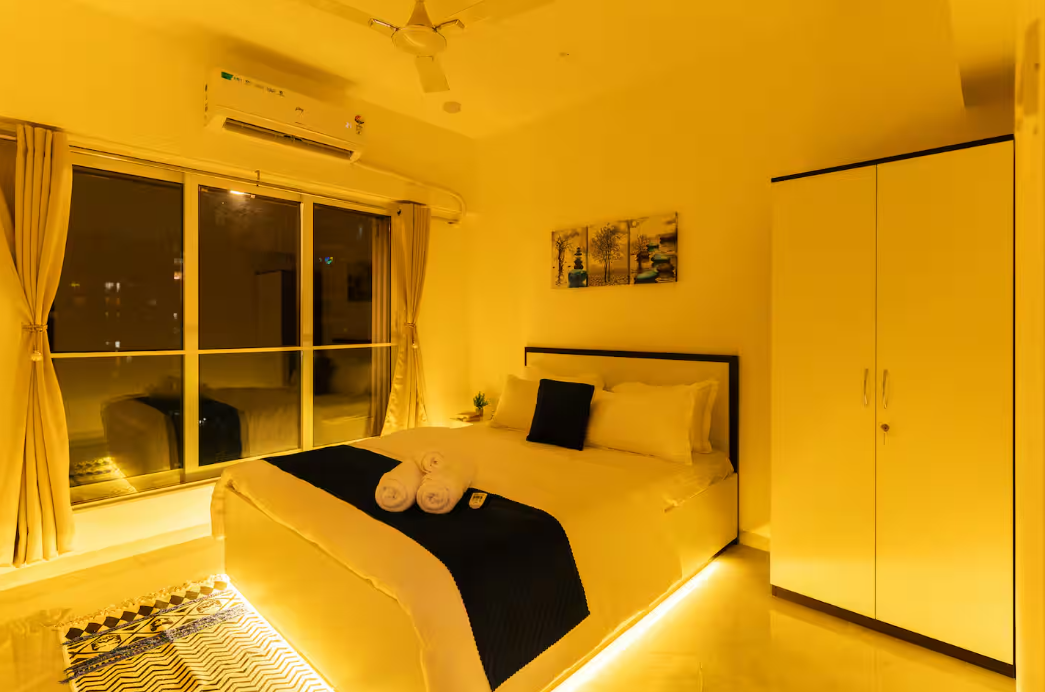 Comfortable 2 BHK Apartment near Bandra