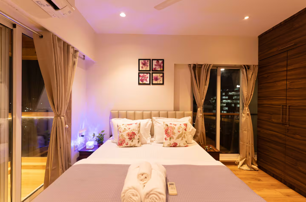 Luxe 2 Bedroom Apartment @Santacruz East
