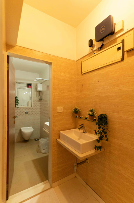 Iconic 2 Bedroom Apartment near BKC