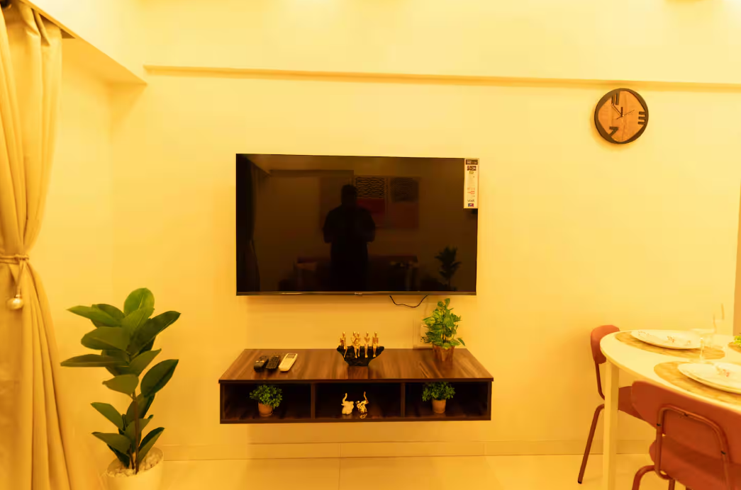 Cozy 2 Bedroom Service Apartment near Airport