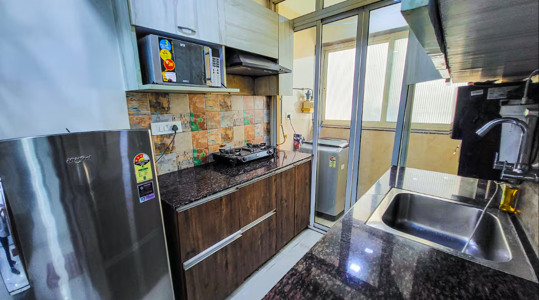 Homely Studio Apartment in Karampura