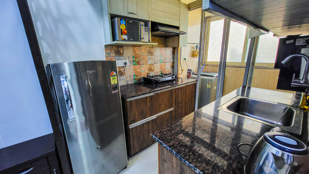 Homely Studio Apartment in Karampura