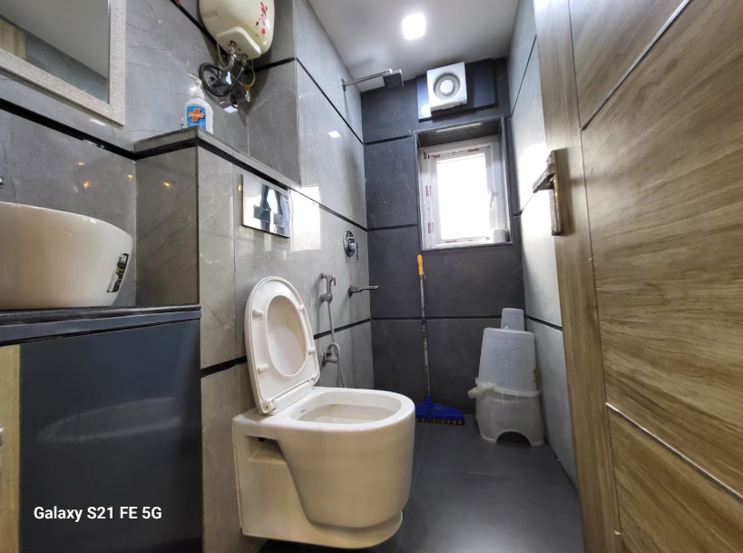 Executive Studio Apartment near Karampura