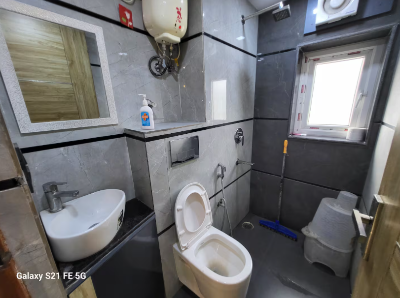 Executive Studio Apartment near Karampura