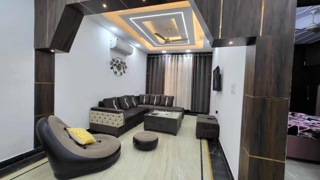 3 BR Serviced apartment in Paschim Vihar