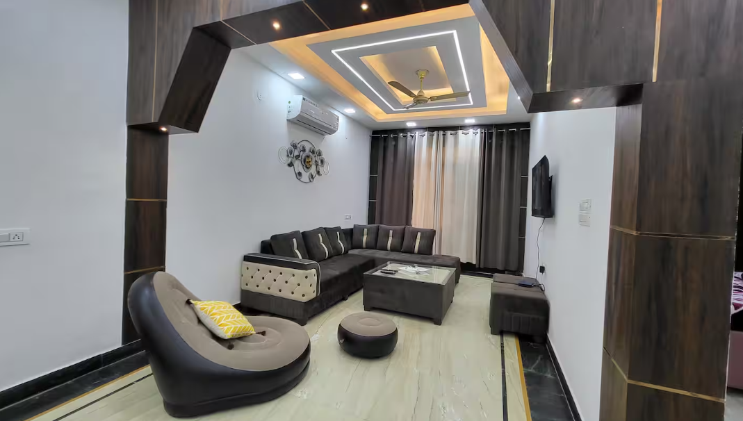 3 BR Serviced apartment in Paschim Vihar