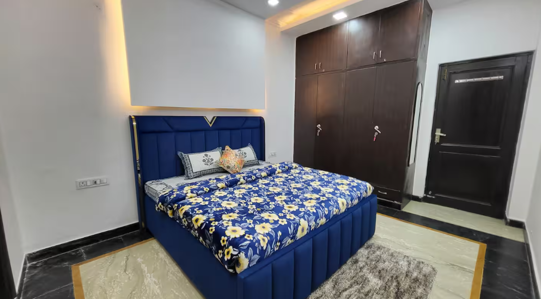 3 BR Serviced apartment in Paschim Vihar