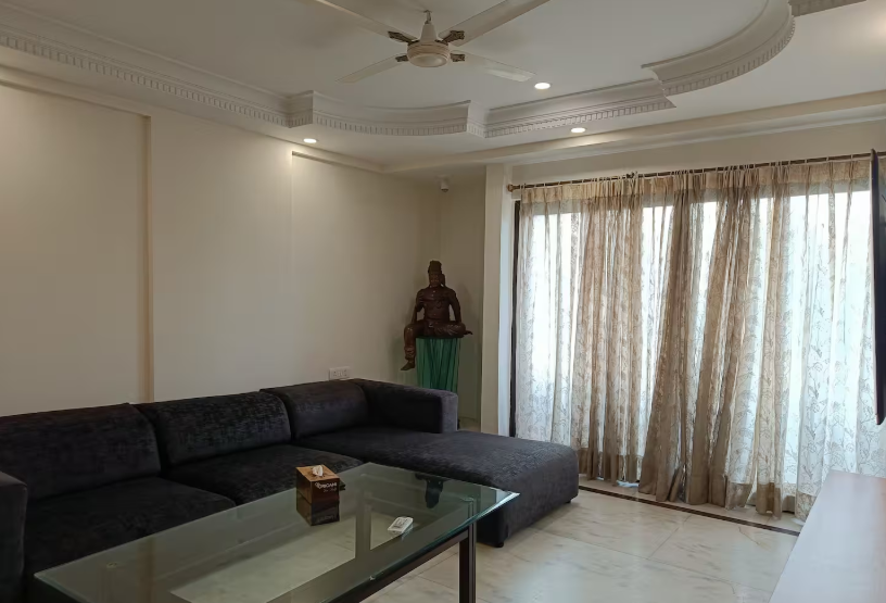 Elegant 3 BR Apartment in Connought Place