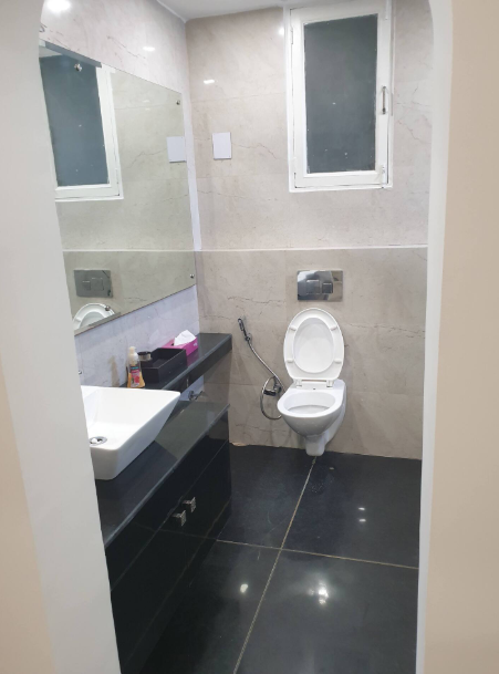 Elegant 3 BR Apartment in Connought Place