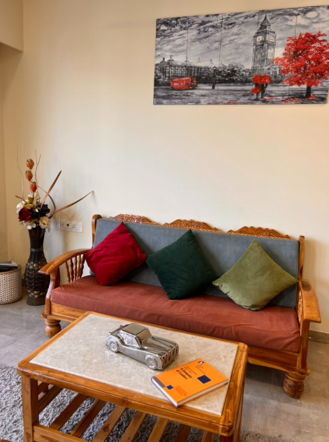 Classic 2 Bedroom Apartment in Vile Parle
