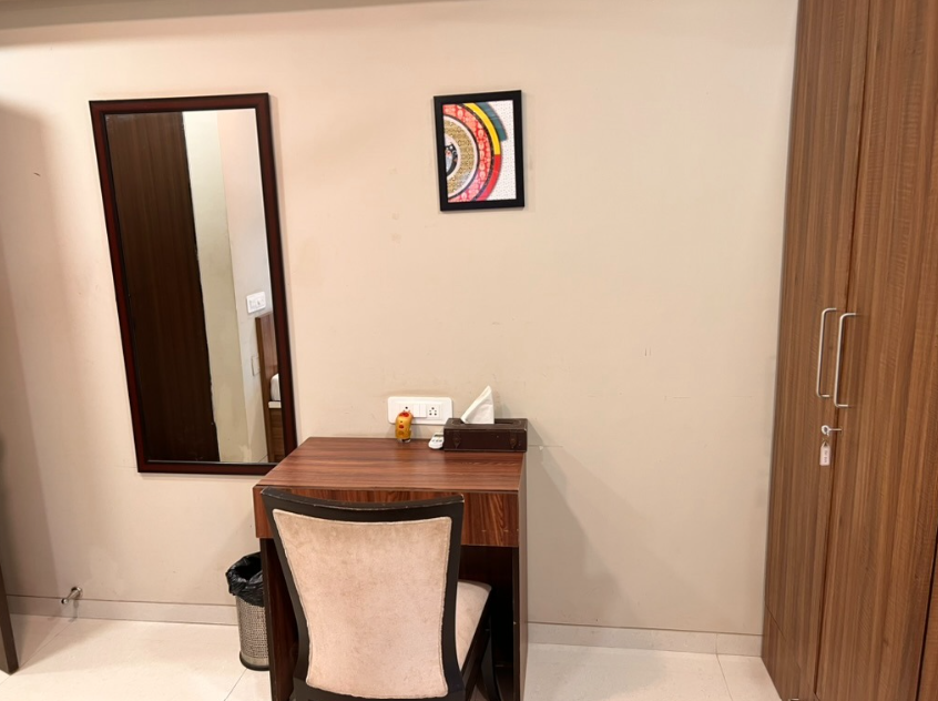 Classic 2 Bedroom Apartment in Vile Parle