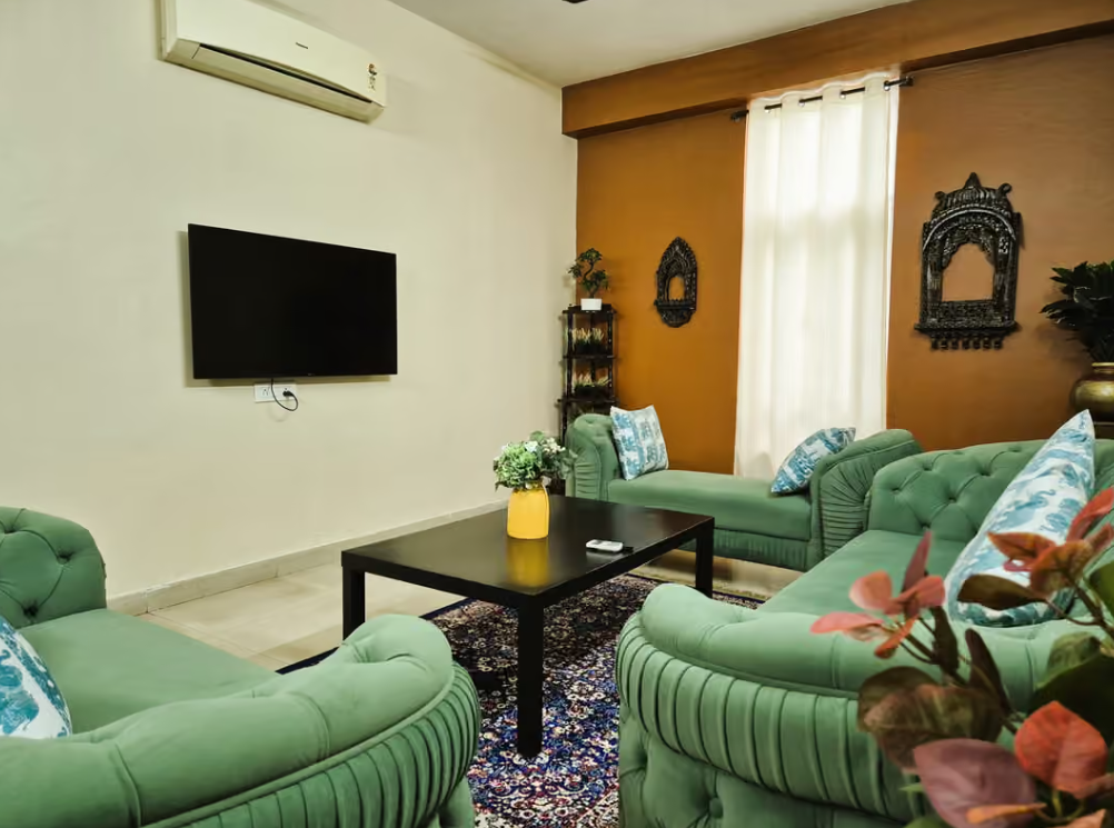 Comfortable 3 BR Serviced Apartment in Gachibowli