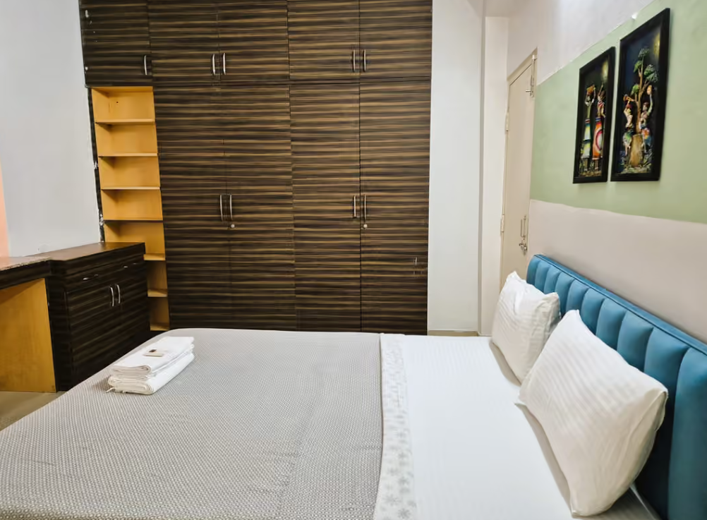 Comfortable 3 BR Serviced Apartment in Gachibowli