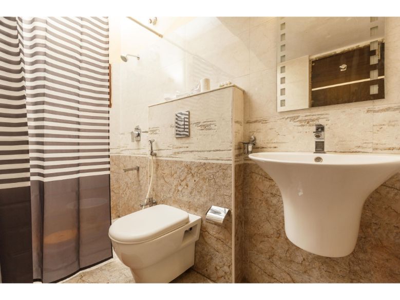 Grand Apartments in Defence Colony