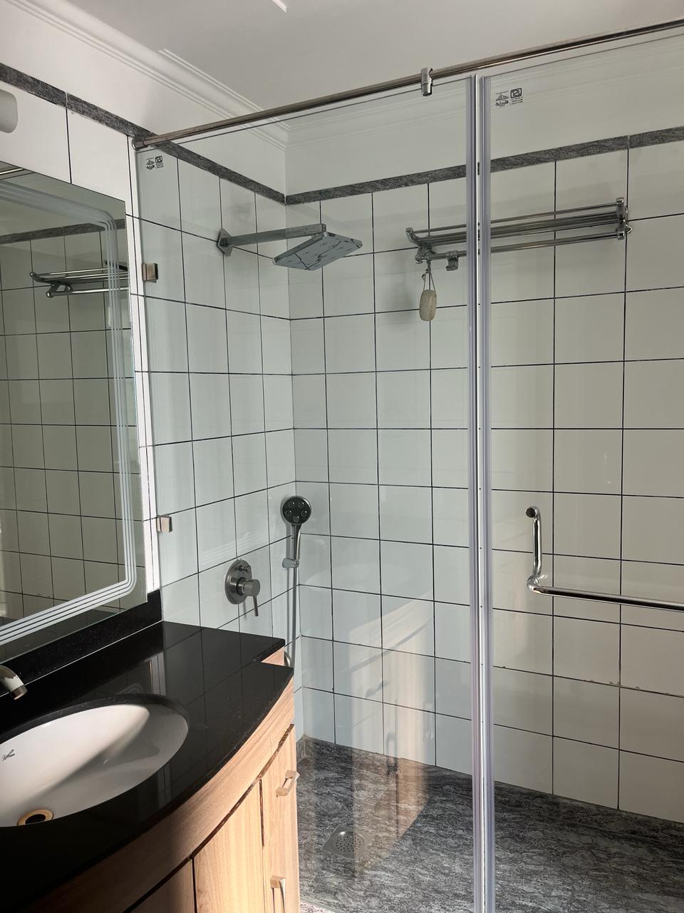 Contemporary Serviced Apartments on Golf Course Road