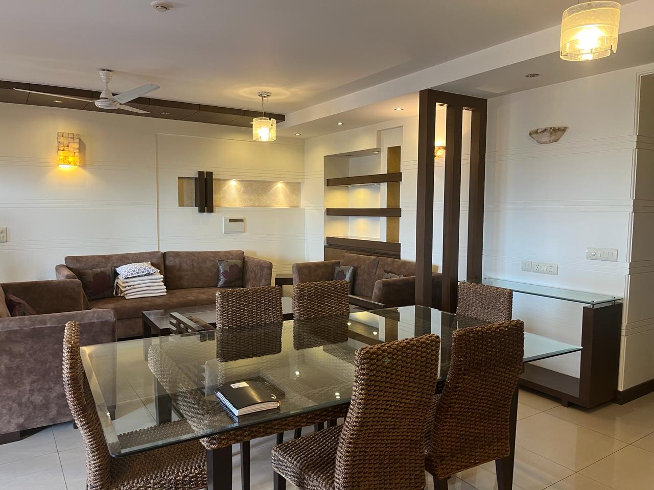 Contemporary Serviced Apartments on Golf Course Road