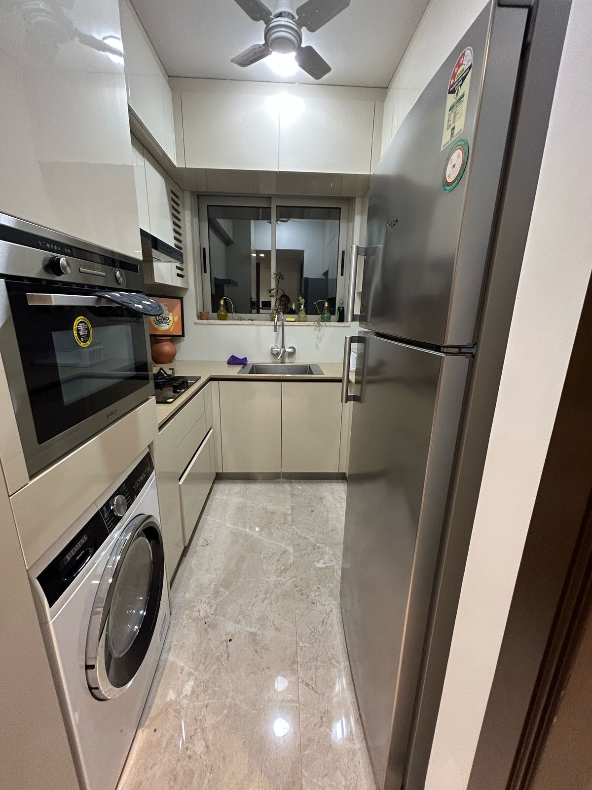 Contemporary 1 Bedroom Apartment in Powai