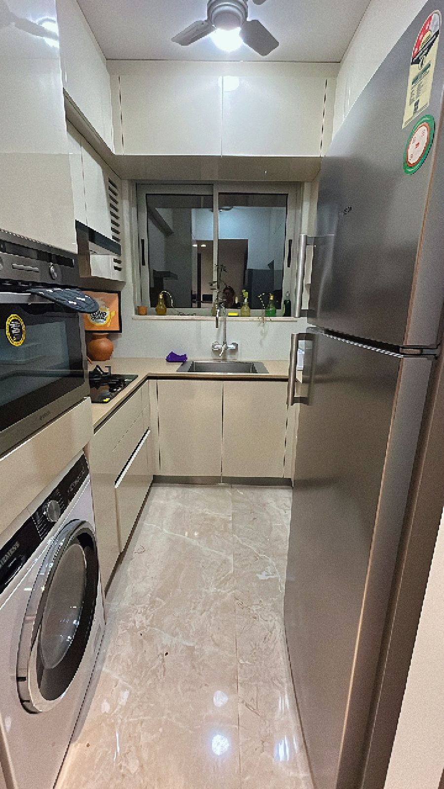 Contemporary 1 Bedroom Apartment in Powai