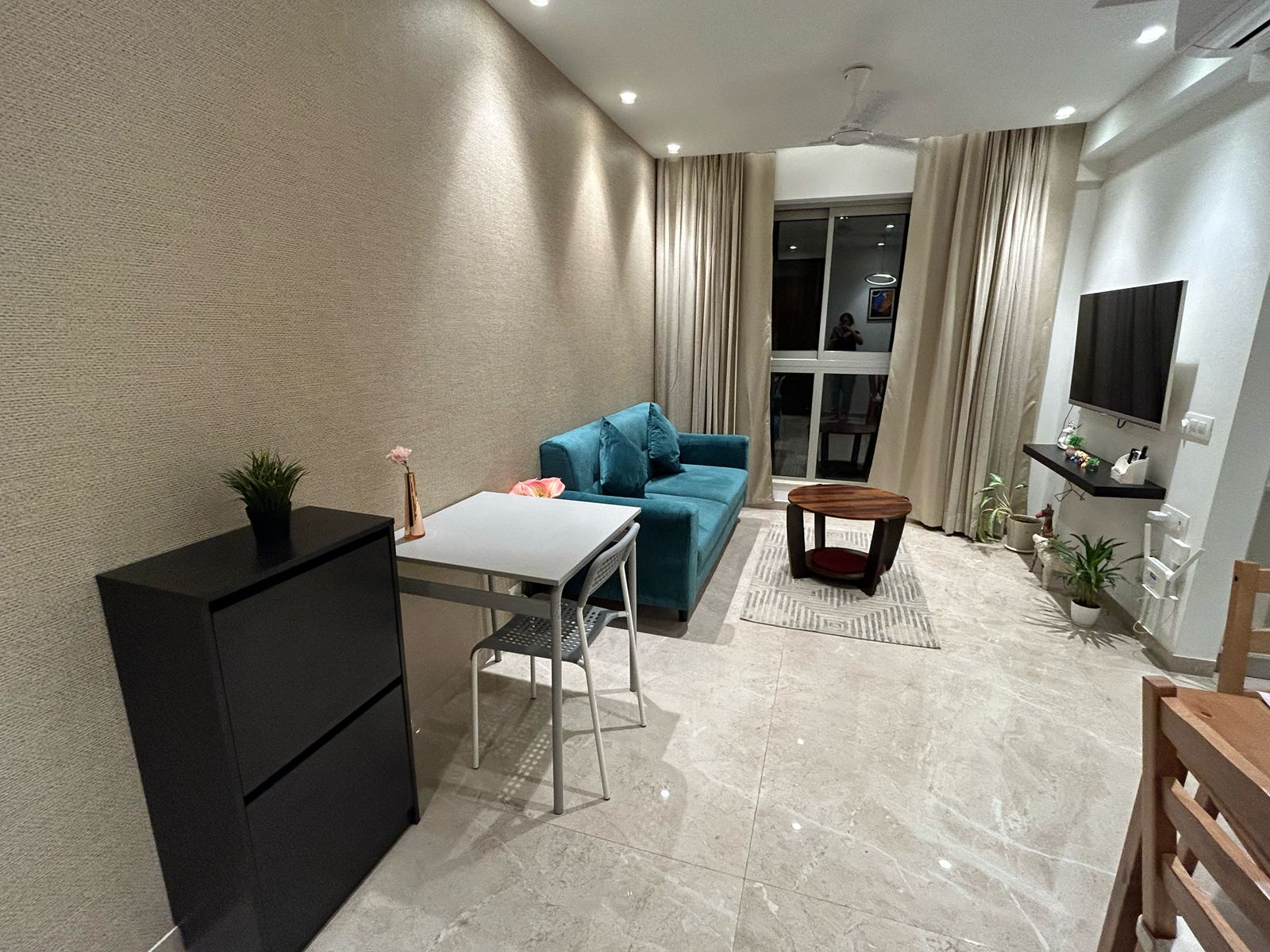 Contemporary 1 Bedroom Apartment in Powai