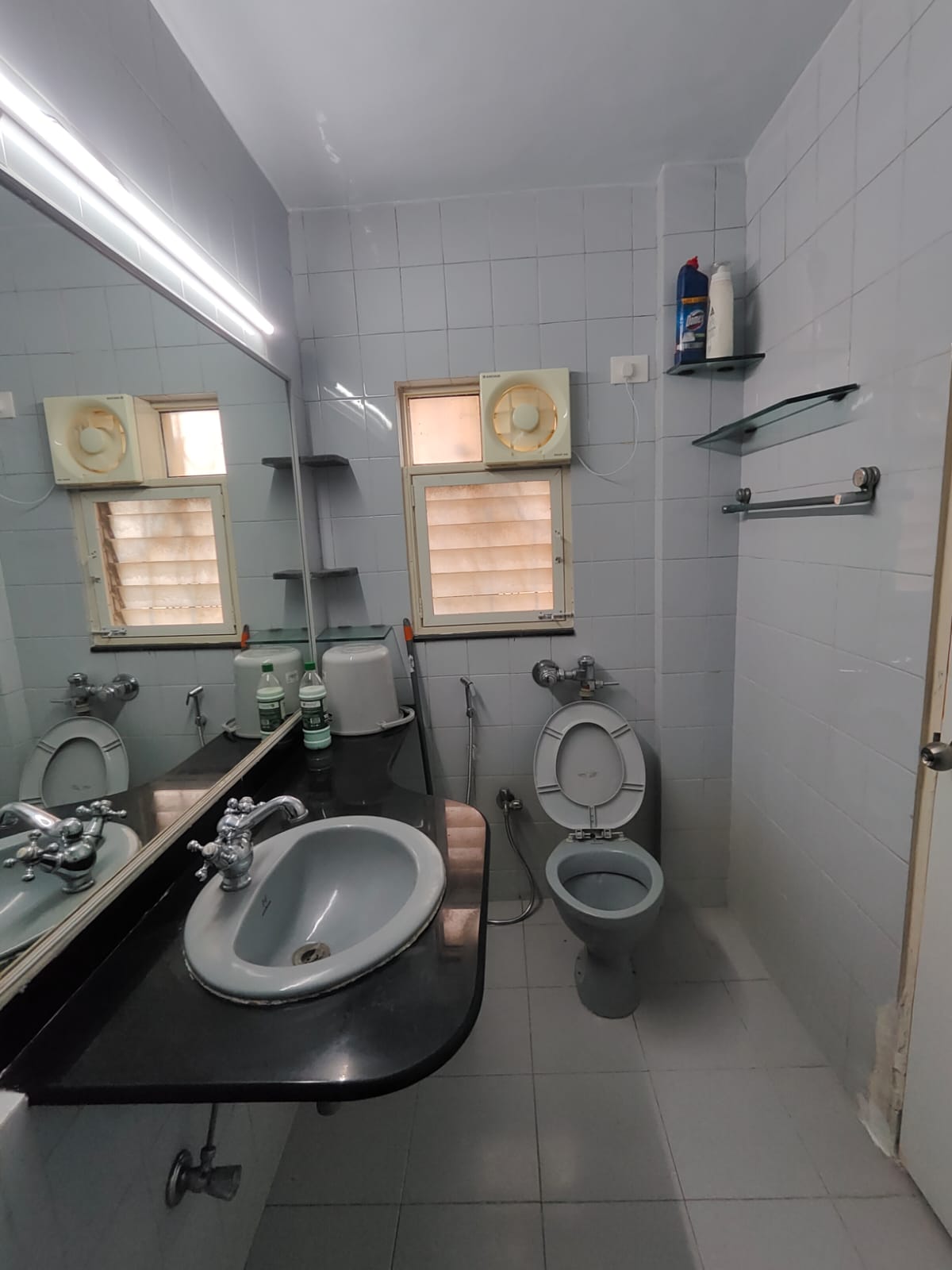 Fully Furnished 2 Bedroom Apartment in Koregoan Park