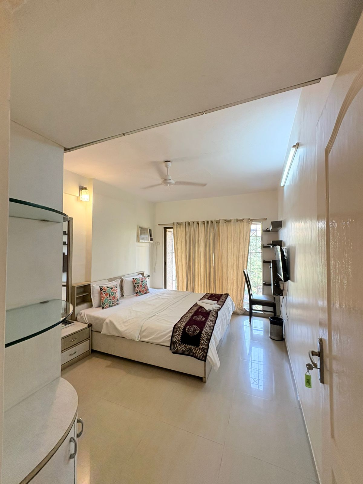 Homely 3 Bedroom Apartment in Powai