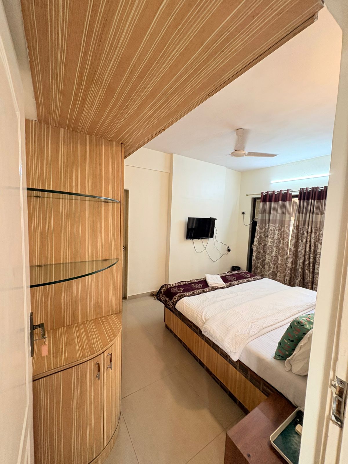Homely 3 Bedroom Apartment in Powai