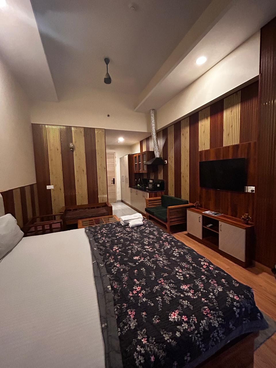 Contemporary Studio Apartment in Sector 4