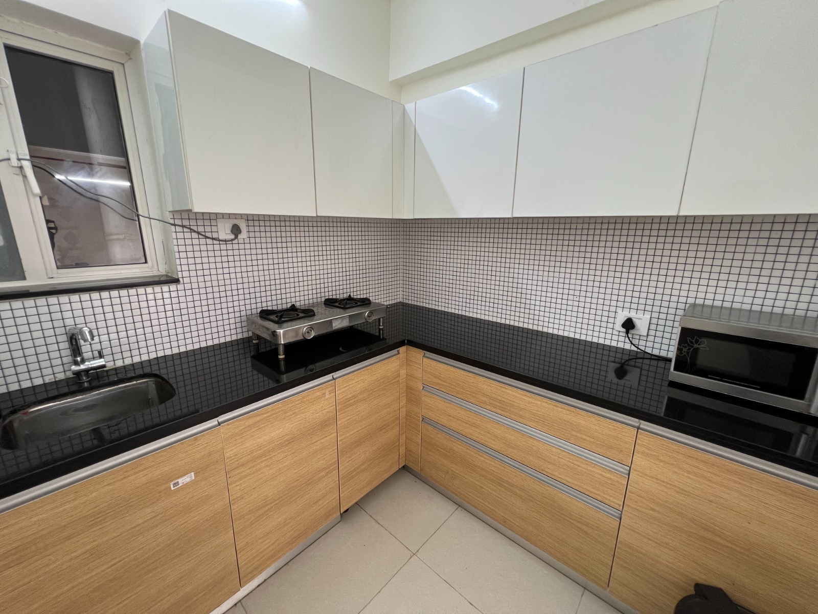 Comfortable 2 Bedroom Apartment in Malad East